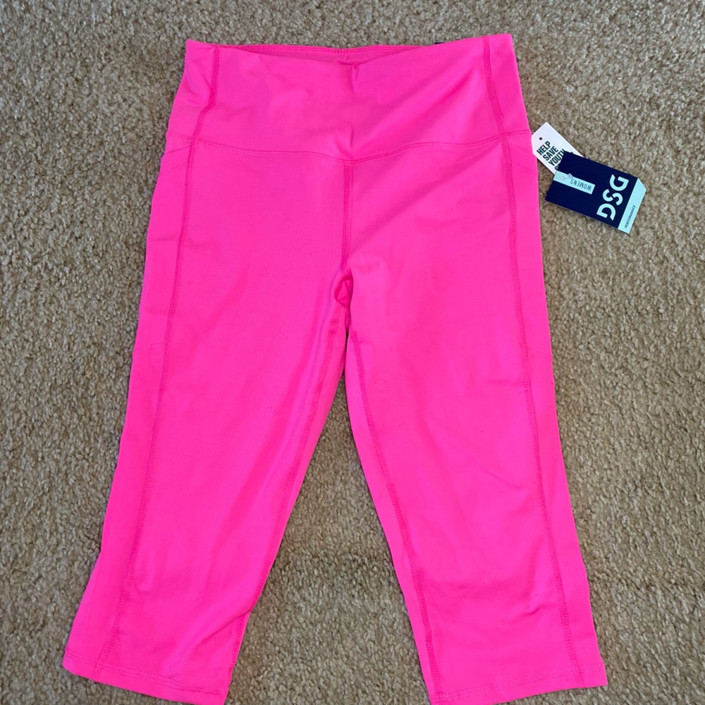 NWT DSG Women's Performance Crop High Rise Capri